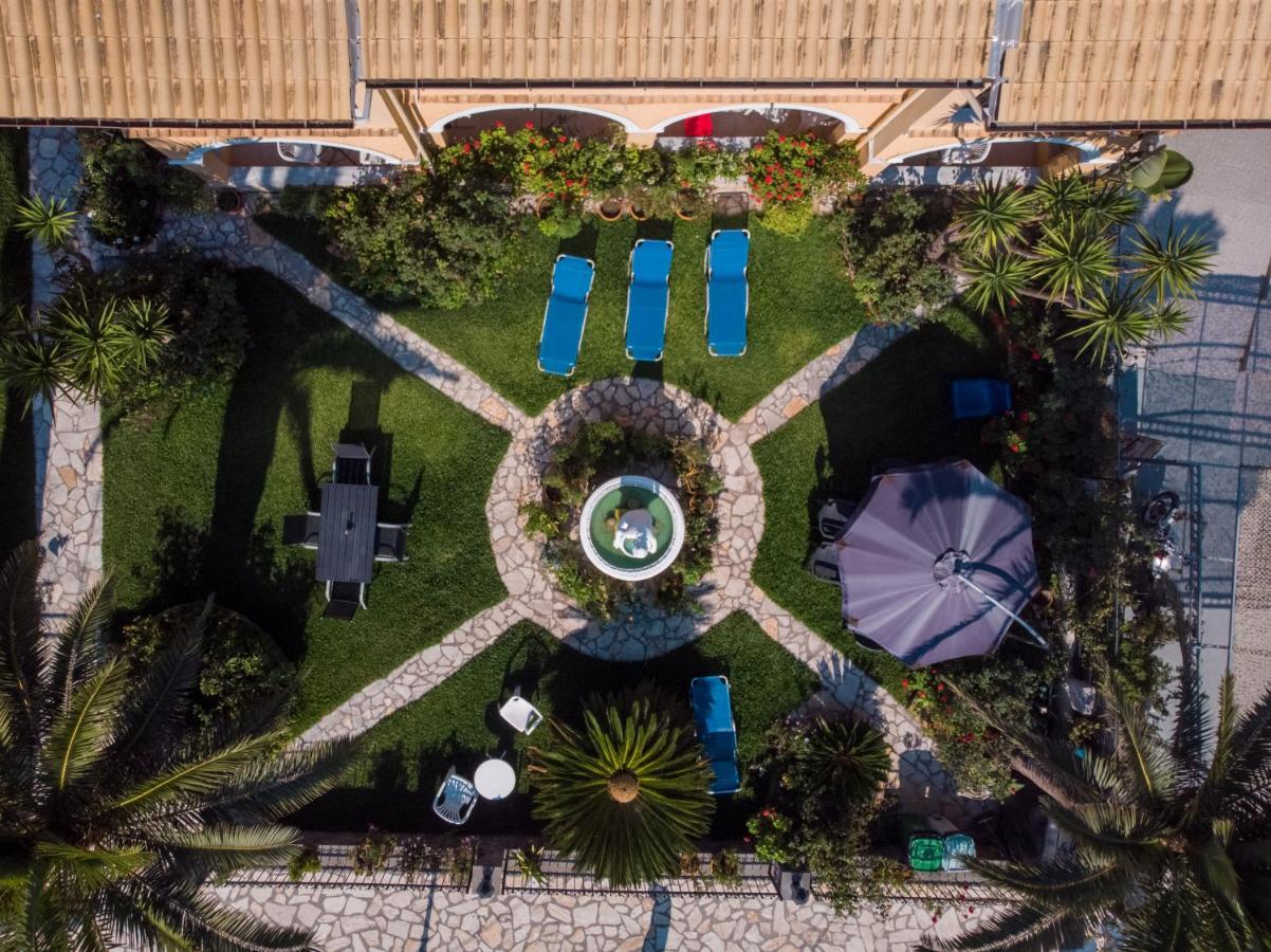 Hotel apartamentowy Eleni